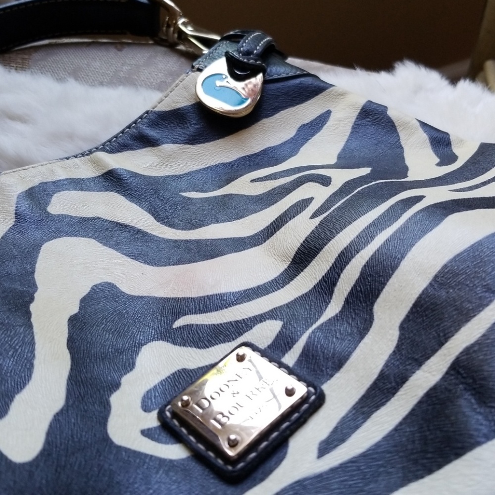 👜HP🌹Golden Dooney and Bourke zebra print handbag - Picture 7 of 8